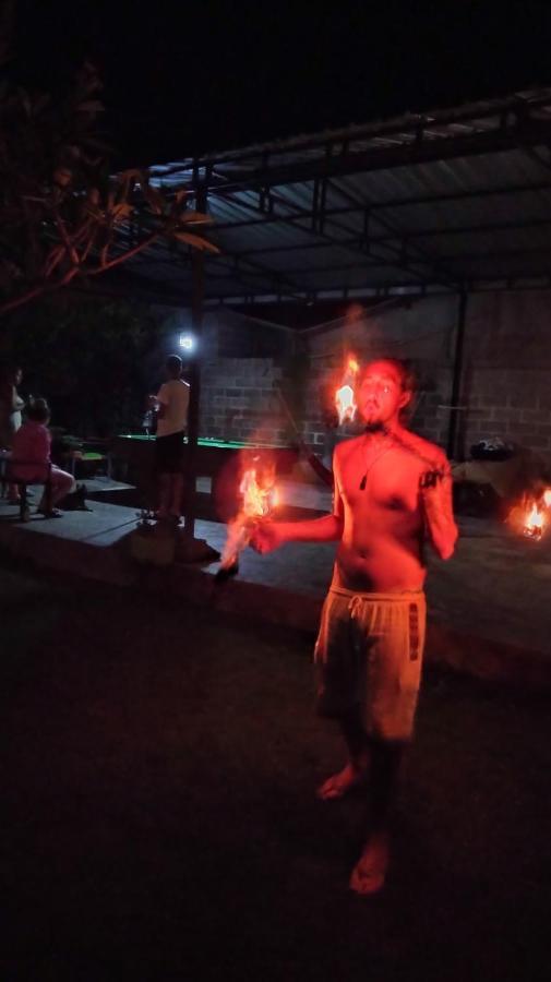 Dream Beach Hostel Lembongan Экстерьер фото